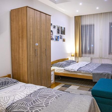 Cubic Central Lux Nis Luaran gambar