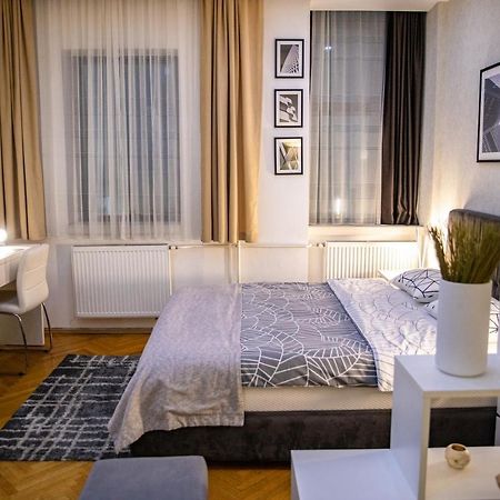 Cubic Central Lux Nis Luaran gambar